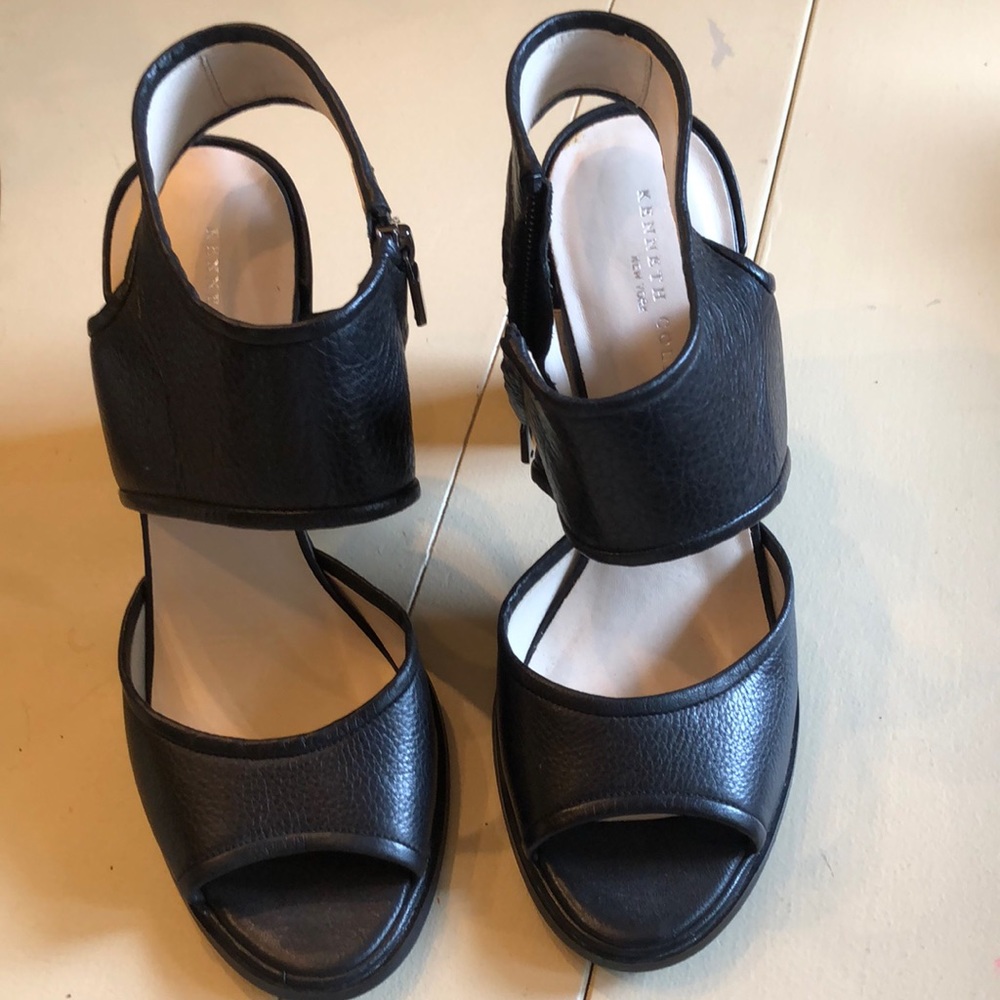 Kenneth Cole sandals
